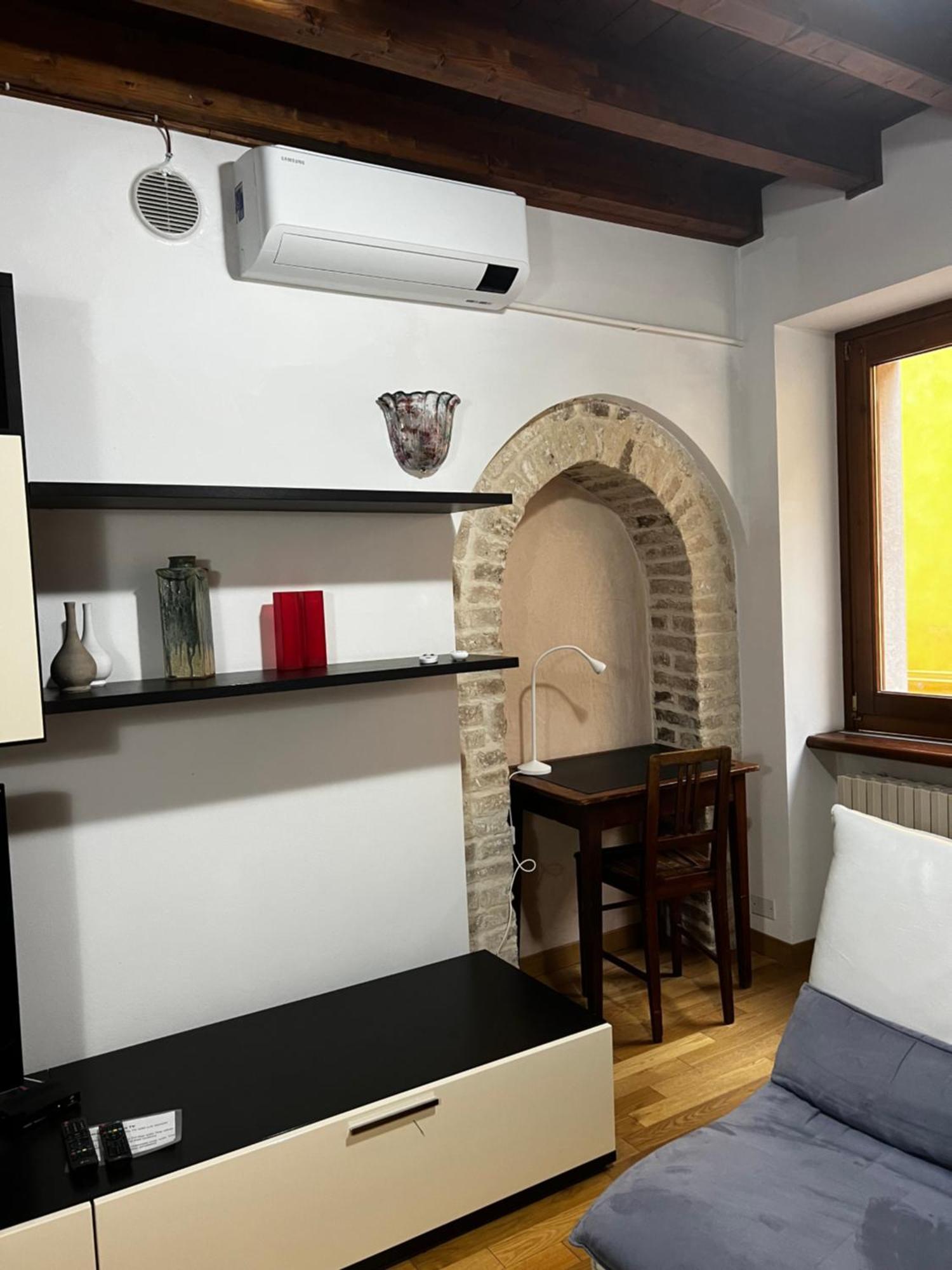 バルドリーノCasa Agli Archiアパートメント エクステリア 写真